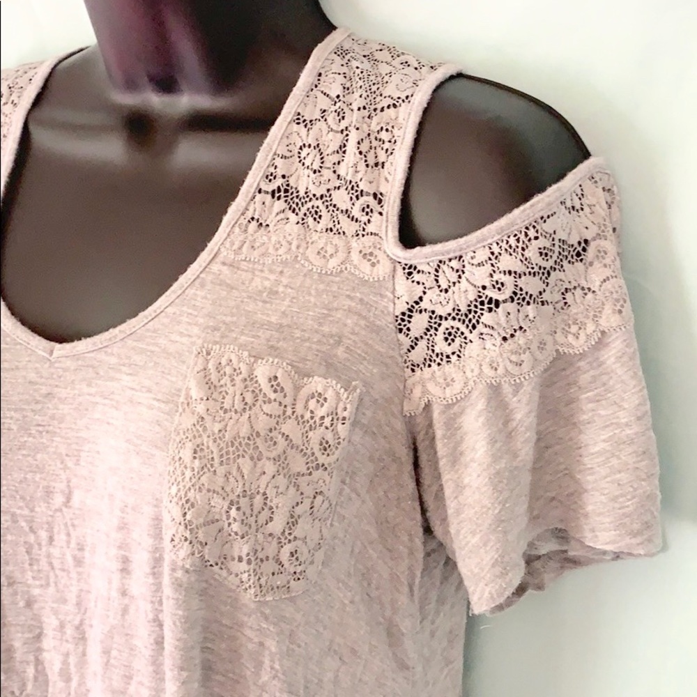 Xhilaration top with lace and cut out sleeves